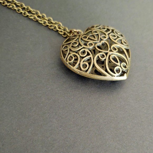 Long puff open work heart pendant necklace - Picture 8 of 10
